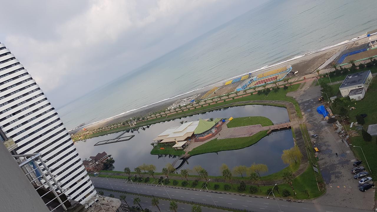 Sky-G Sea View Apartment Batumi Esterno foto