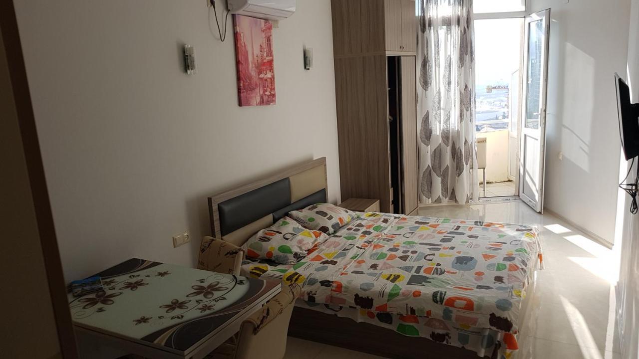 Sky-G Sea View Apartment Batumi Esterno foto