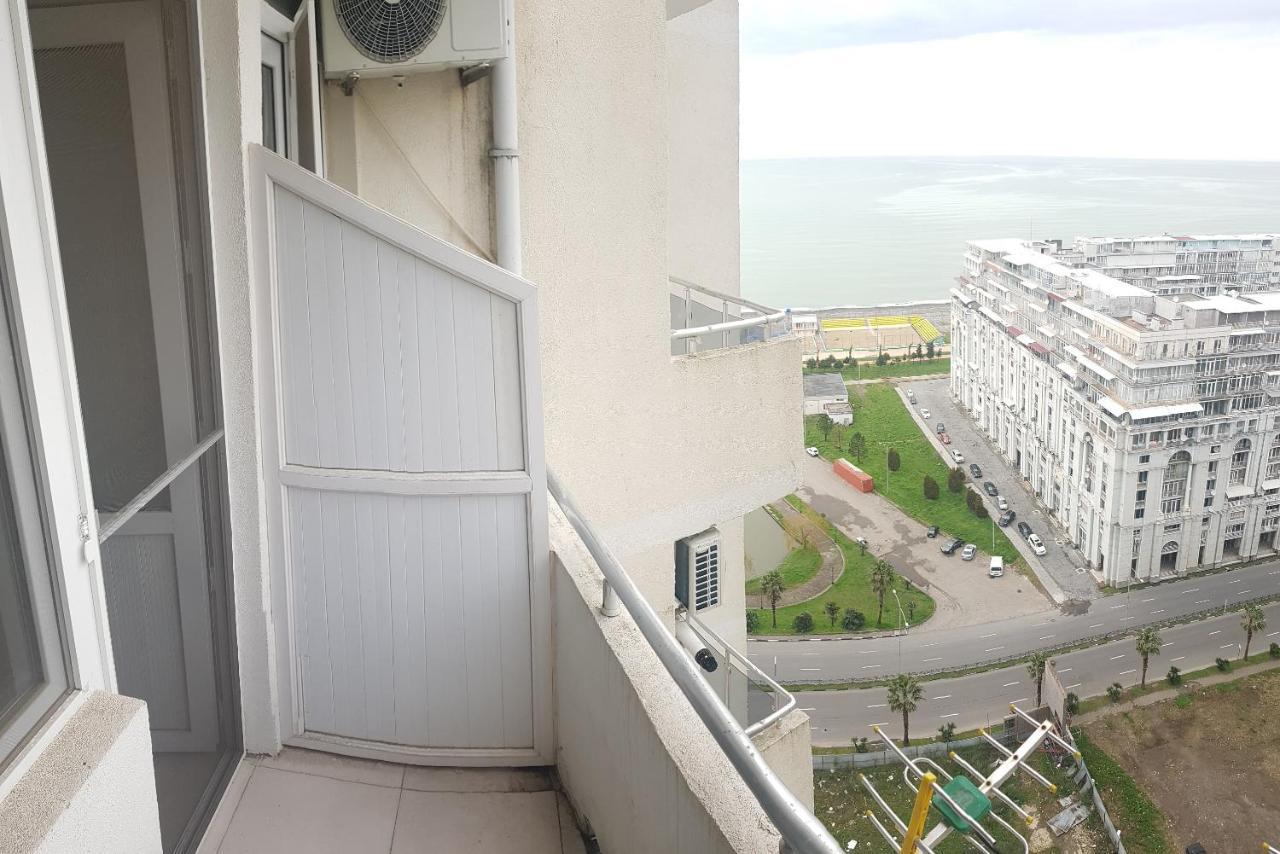 Sky-G Sea View Apartment Batumi Esterno foto